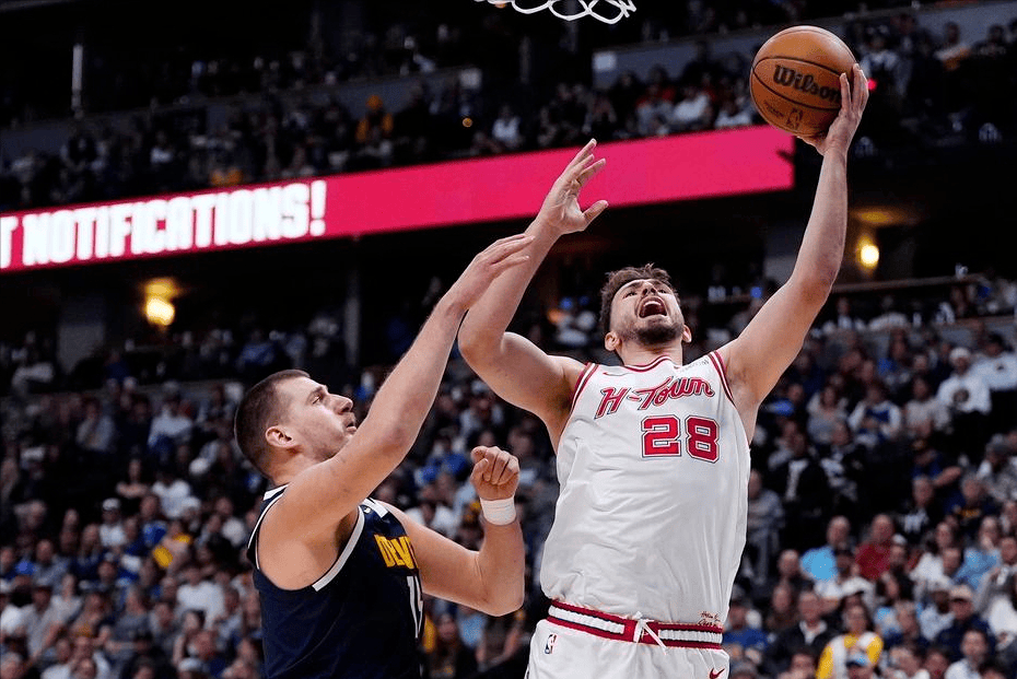 爱游戏-加时末段休斯敦火箭门线救险：CBA常规赛节点到来，话题不断，球探报告显示潜力(CBA最新消息)